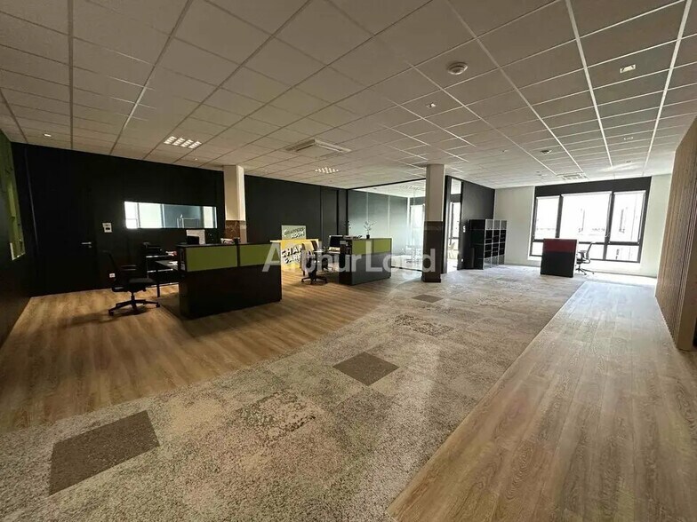 Bureau dans Reims à louer - Photo de l’immeuble – Image 3 sur 6