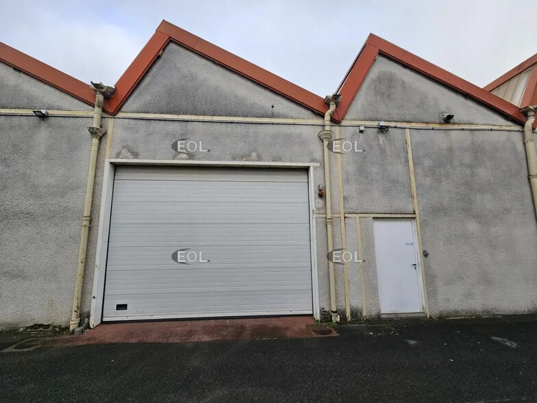 Local d’activités dans Vitry-sur-Seine à louer - Photo de l’immeuble – Image 1 sur 10