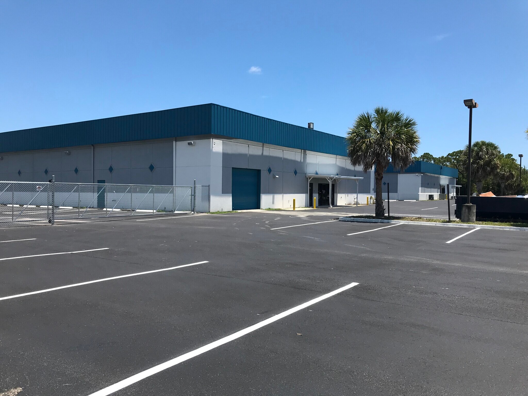 John Rodes Industrial Park portefeuille de 2 biens à vendre sur LoopNet.fr Photo de l’immeuble– Image 1 sur 4