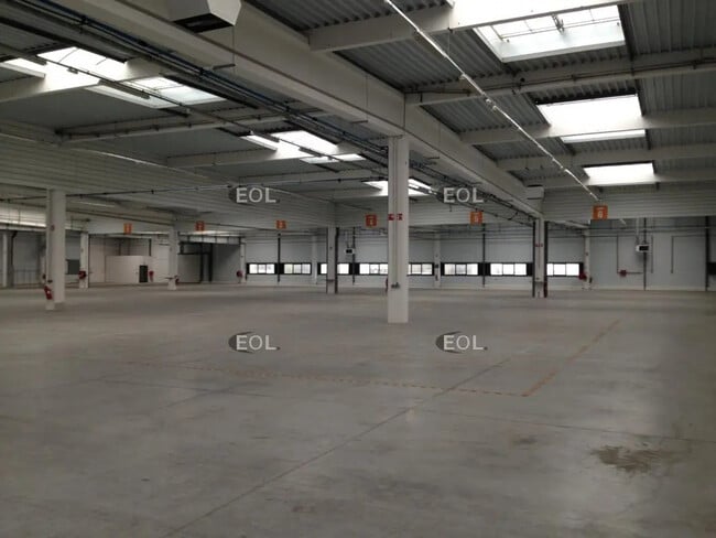 Plus de détails pour Industriel/Logistique à louer