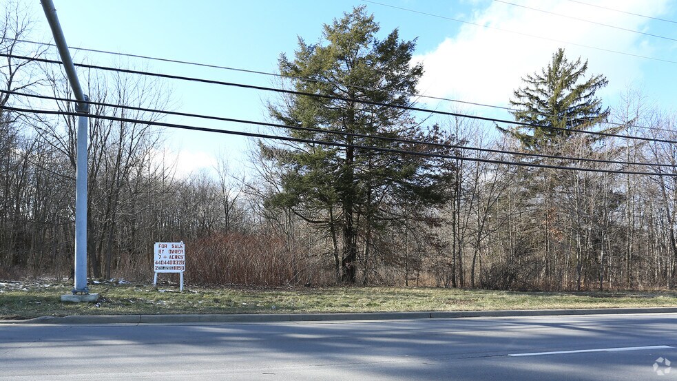 690-698 Canfield-Niles Rd, Austintown, OH à vendre - Photo de l’immeuble – Image 3 sur 4