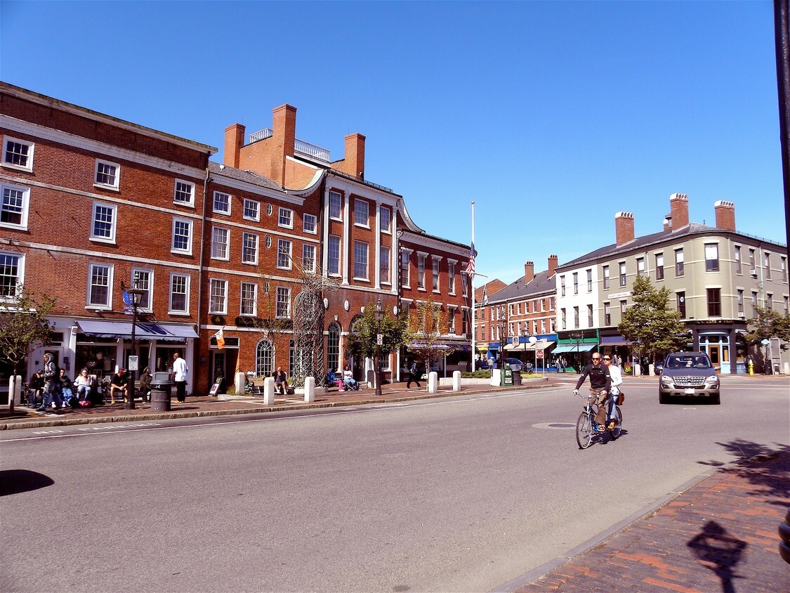 75 Congress St, Portsmouth, NH à louer Photo de l’immeuble– Image 1 sur 19