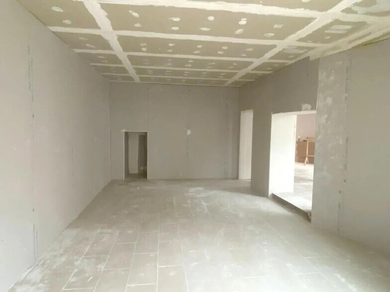 Local commercial dans Saint-Germain-en-Laye à vendre - Photo intérieure – Image 2 sur 5