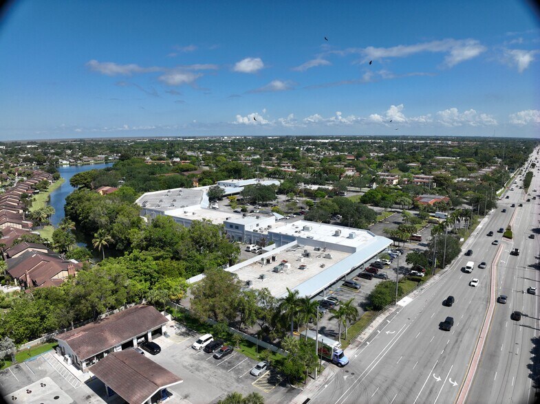 4505-4599 N Pine Island Rd, Sunrise, FL à louer – Image 2 sur 7