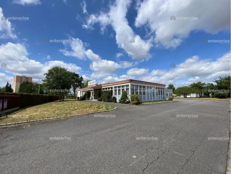 Industriel/Logistique dans Compiègne à vendre - Photo de l’immeuble – Image 2 sur 6