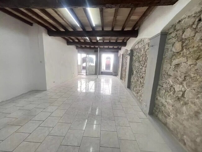 Plus de détails pour Local commercial à vendre