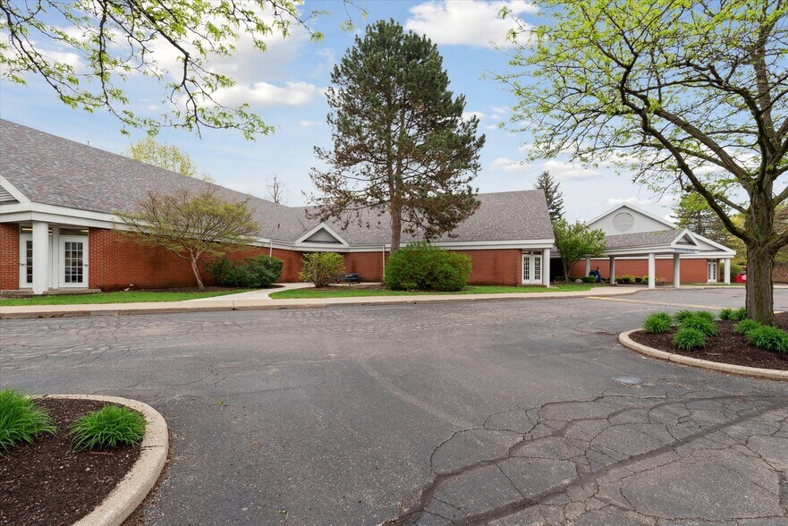 3740 W Sylvania Ave, Toledo, OH à vendre - Photo de l’immeuble – Image 3 sur 40