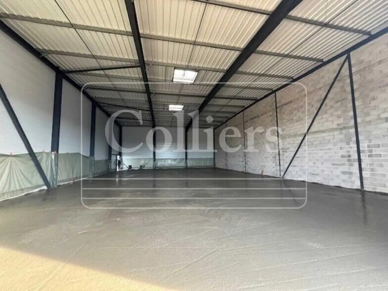 Local d’activités dans Lambesc à louer - Photo intérieure – Image 3 sur 5