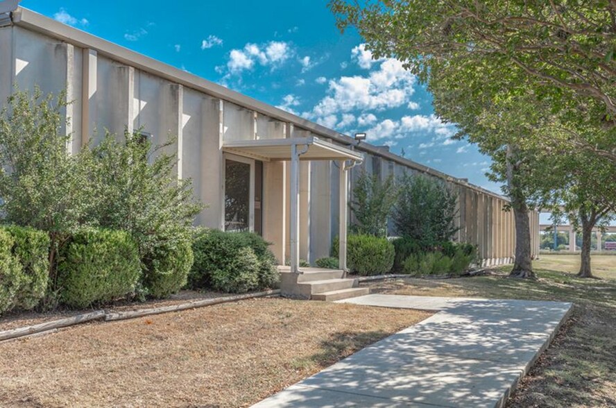 610 Pop Gunn Dr, San Antonio, TX à vendre - Photo de l’immeuble – Image 3 sur 8