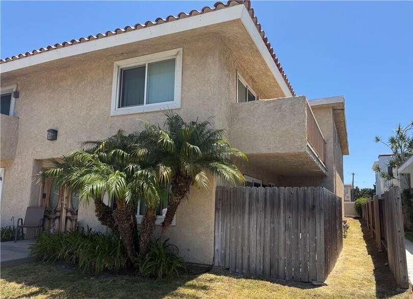 16662 Blanton St, Huntington Beach, CA à vendre - Photo de l’immeuble – Image 2 sur 14