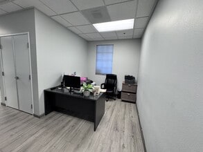 3223 E Warm Springs Rd, Las Vegas, NV à louer Photo intérieure– Image 1 sur 2