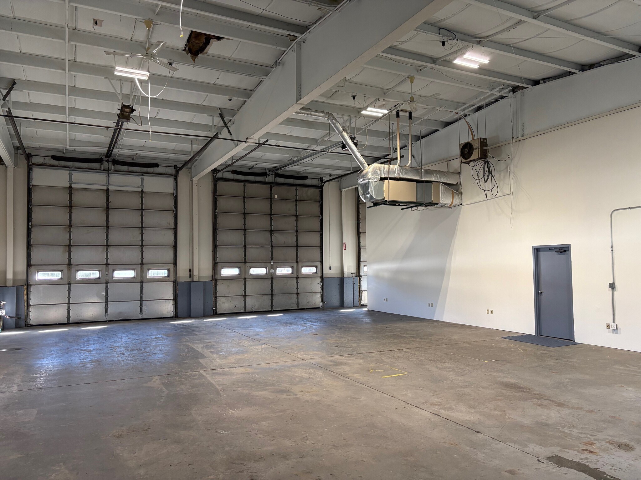 86 Elm St, Hopkinton, MA à louer Photo principale– Image 1 sur 11