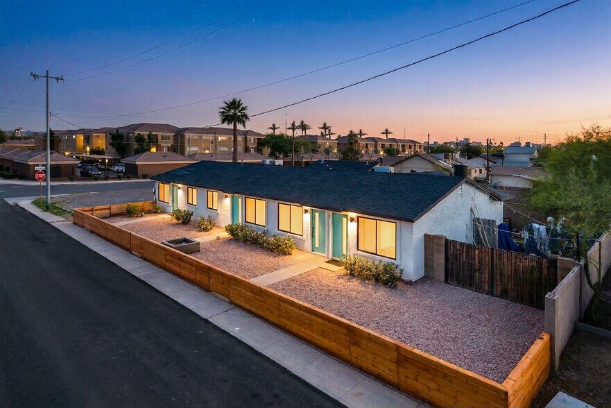 2444 E Willetta St, Phoenix, AZ à vendre - Photo de l’immeuble – Image 1 sur 55