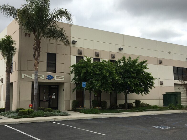 13668 Valley Blvd, City of Industry, CA à louer - Photo principale – Image 1 sur 3