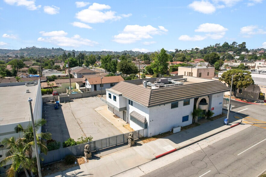 2350 W Valley Blvd, Alhambra, CA à louer - Photo de l’immeuble – Image 2 sur 26