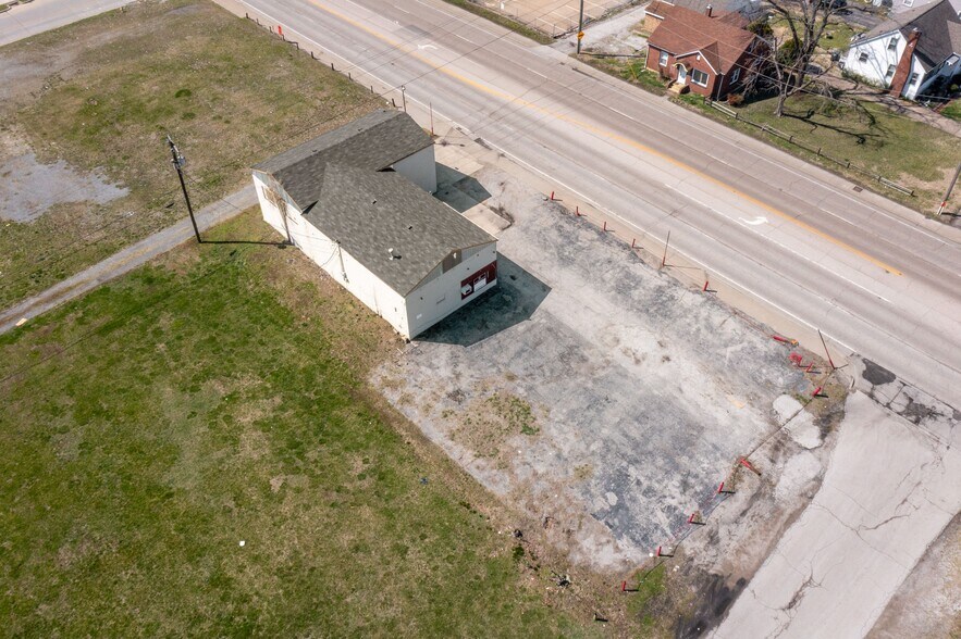 310 Mccambridge Ave, Madison, IL à vendre - Aérien – Image 2 sur 12
