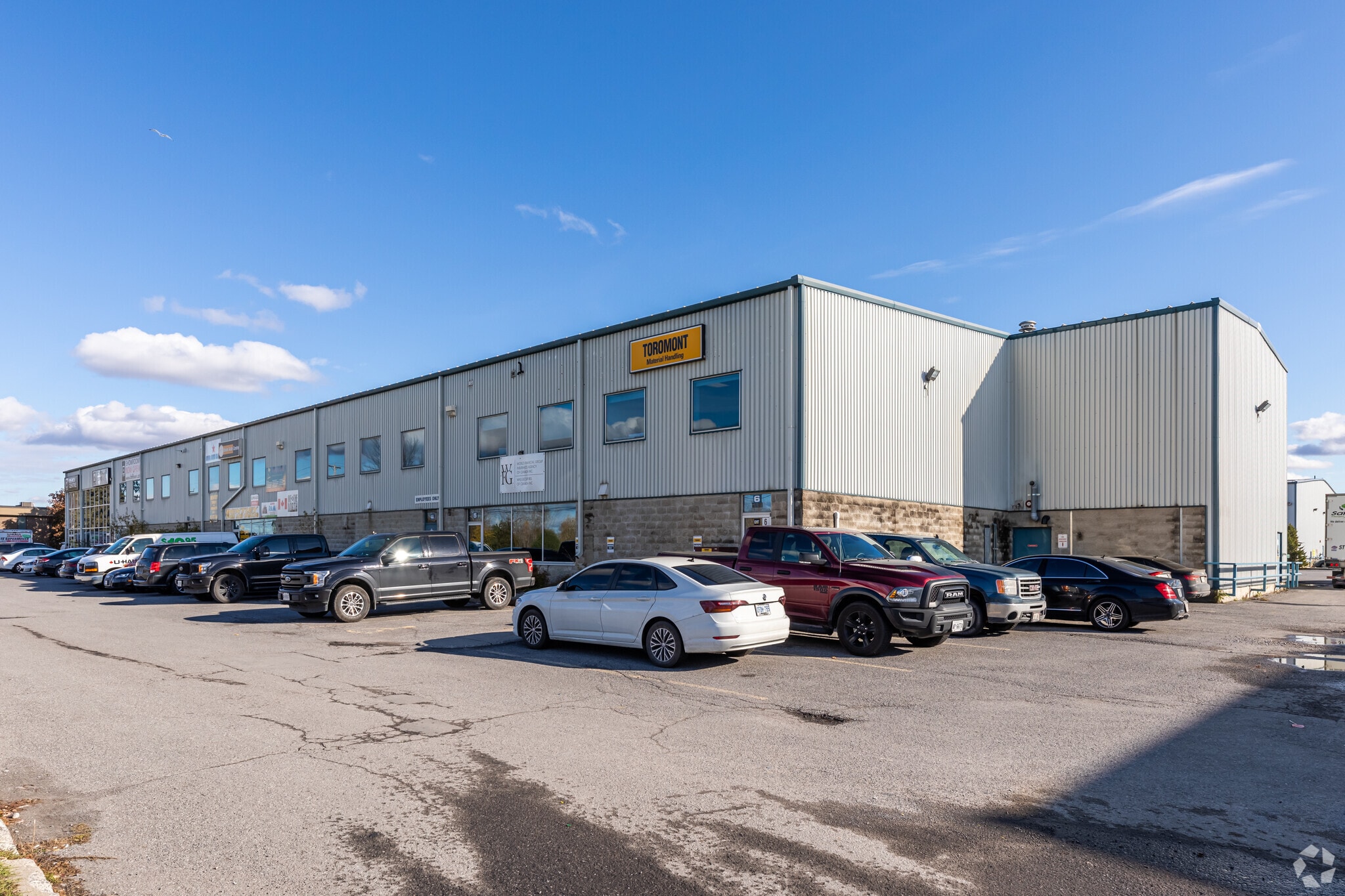 110 Bentley Ave, Nepean, ON à louer Photo principale– Image 1 sur 8