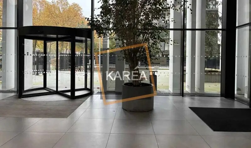 Bureau dans Montévrain à louer - Hall d’entrée – Image 1 sur 5