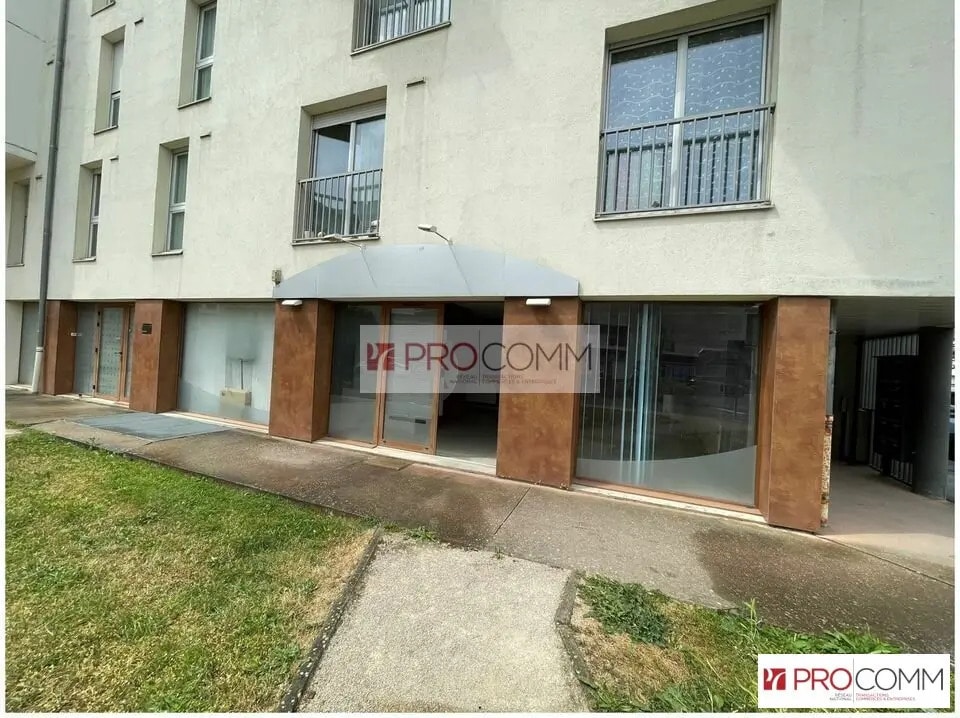 Local commercial dans Lucé à louer Photo de l’immeuble– Image 1 sur 5