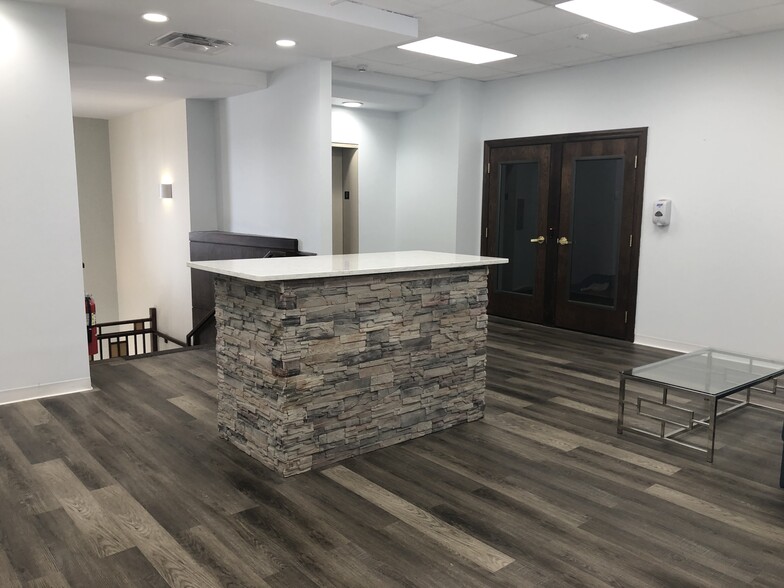1851 W Galena Blvd, Aurora, IL à louer - Photo de l’immeuble – Image 2 sur 3