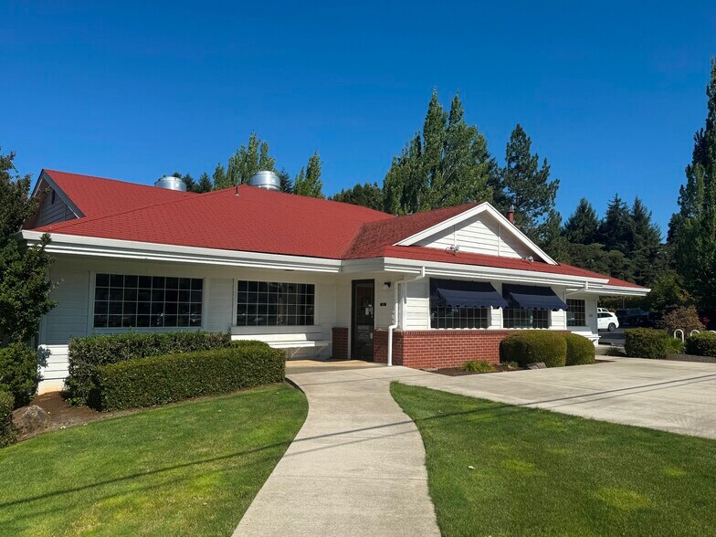 4656 Commercial St SE, Salem, OR à vendre - Photo de l’immeuble – Image 2 sur 11