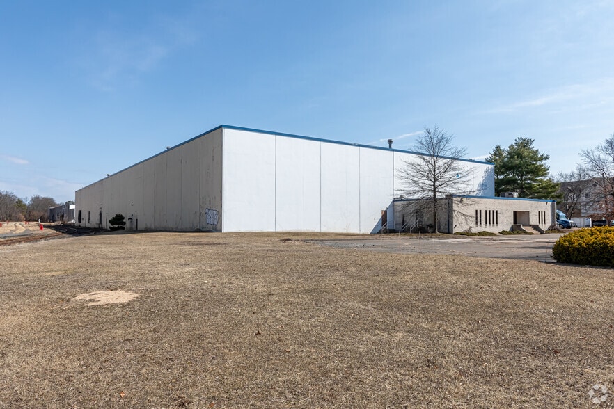 293 Ella Grasso Tpke, Windsor Locks, CT à louer - Photo de l’immeuble – Image 2 sur 2