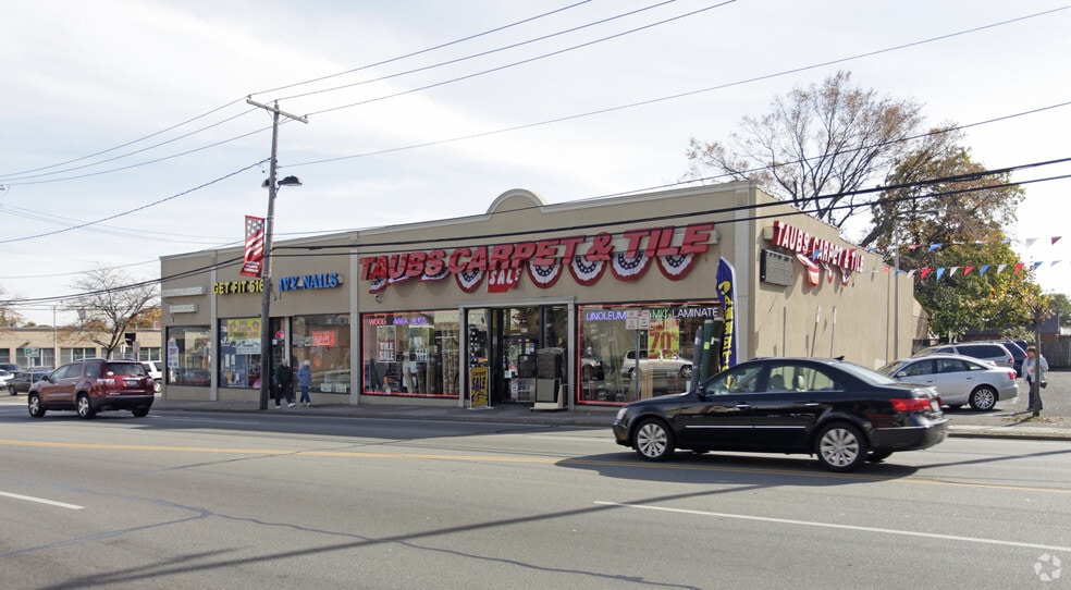 885-893 Hempstead Tpke, Franklin Square, NY à louer - Photo de l’immeuble – Image 3 sur 9