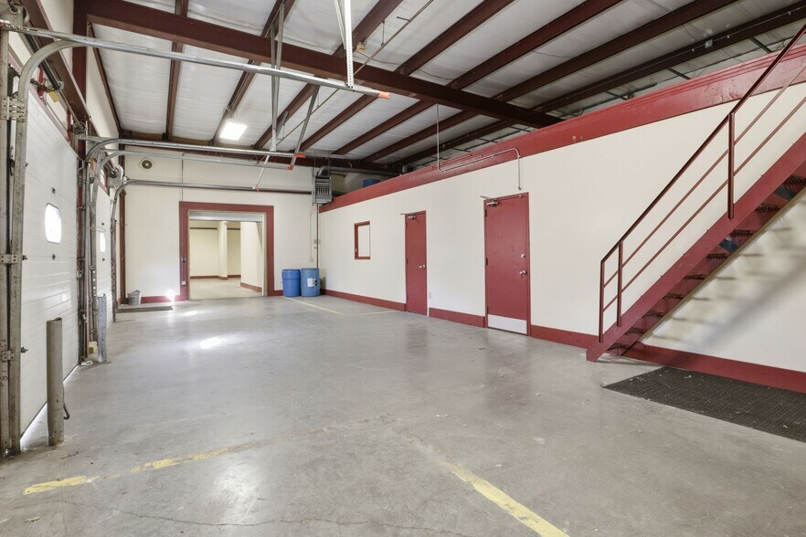 6280 State Route 96, Farmington, NY à louer - Photo de l’immeuble – Image 2 sur 17