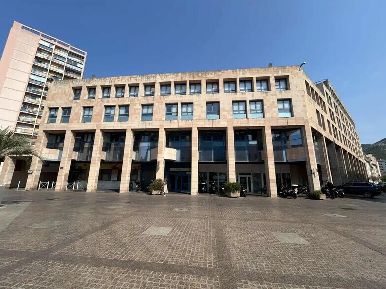 Bureau dans Toulon à louer - Photo de l’immeuble – Image 1 sur 9
