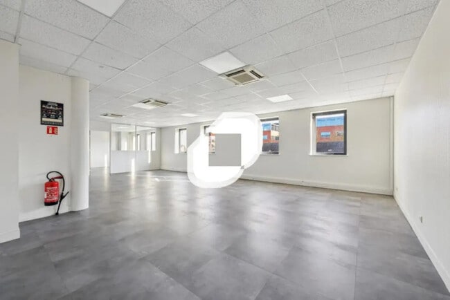 Plus de détails pour Bureau à vendre