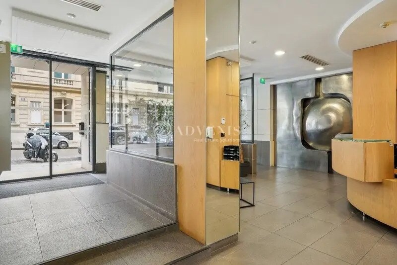 Bureau dans Paris à louer - Photo de l’immeuble – Image 2 sur 9
