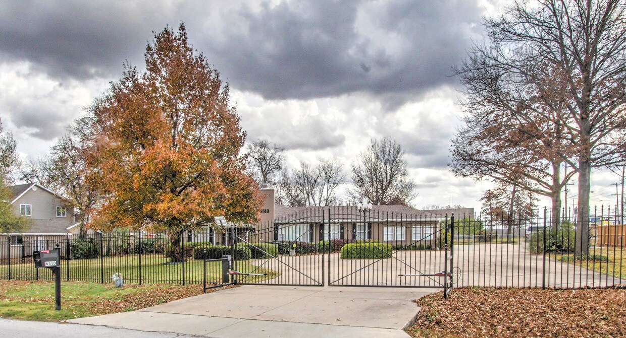 6510 E 24th St, Tulsa, OK à vendre Photo de l’immeuble– Image 1 sur 31