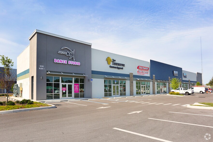 9310 Ulmerton Rd, Largo, FL à louer - Photo principale – Image 1 sur 7