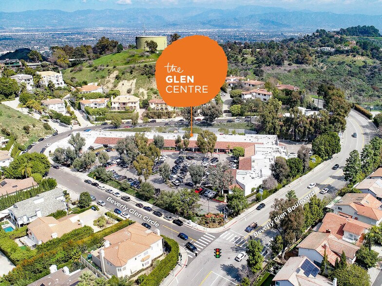 2920-2964 N Beverly Glen Cir, Los Angeles, CA à louer - Photo principale – Image 1 sur 7