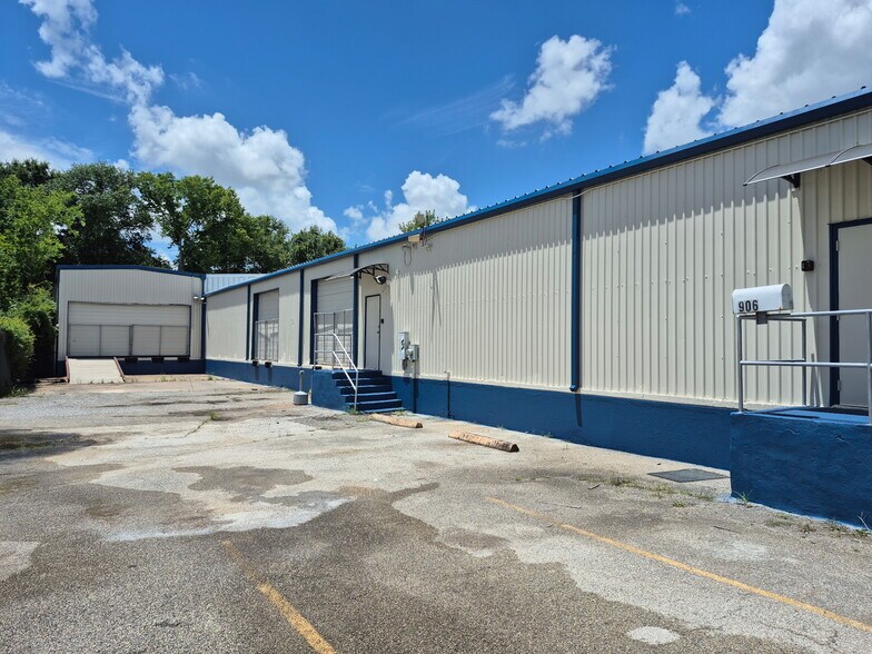 906 Witter St, Houston, TX à louer - Photo de l’immeuble – Image 3 sur 6