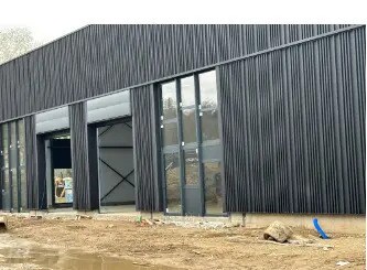 Local d’activités dans Trévoux à louer - Photo de l’immeuble – Image 1 sur 2