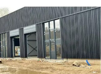 Plus de détails pour Local d'activités à louer