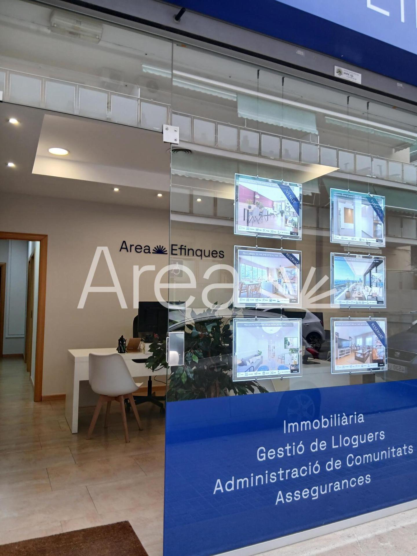 Bureaux/Local commercial dans Vilassar de Mar, Barcelona à louer Photo intérieure– Image 1 sur 2