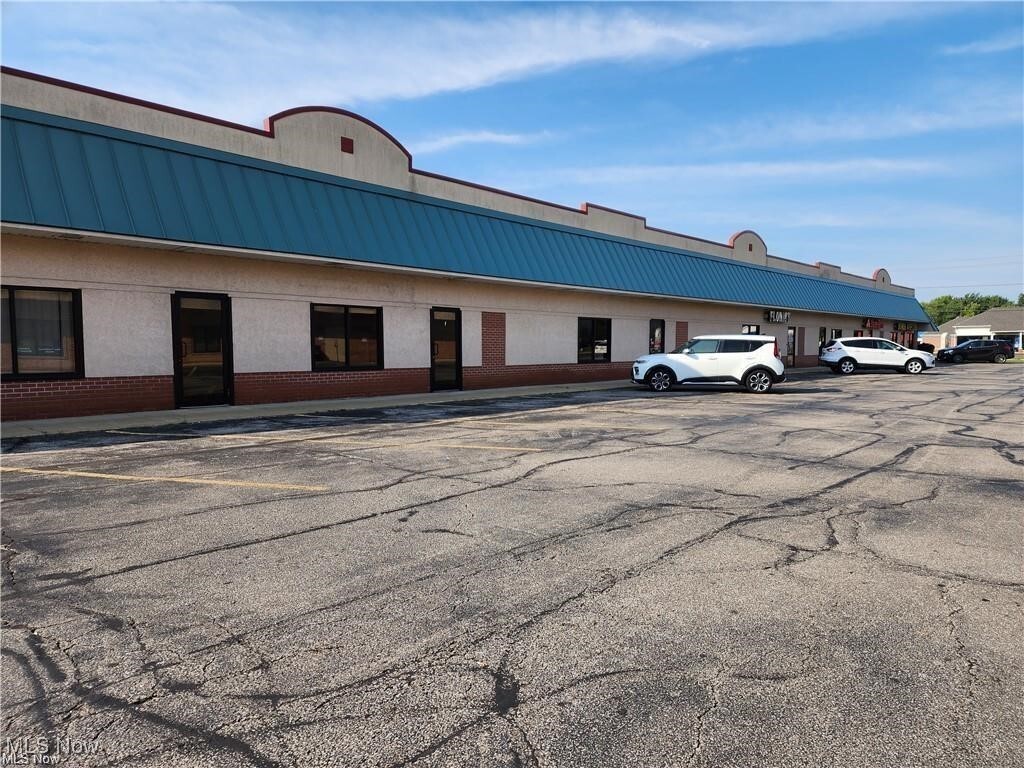 511 N Abbe Rd, Elyria, OH à louer Photo de l’immeuble– Image 1 sur 26