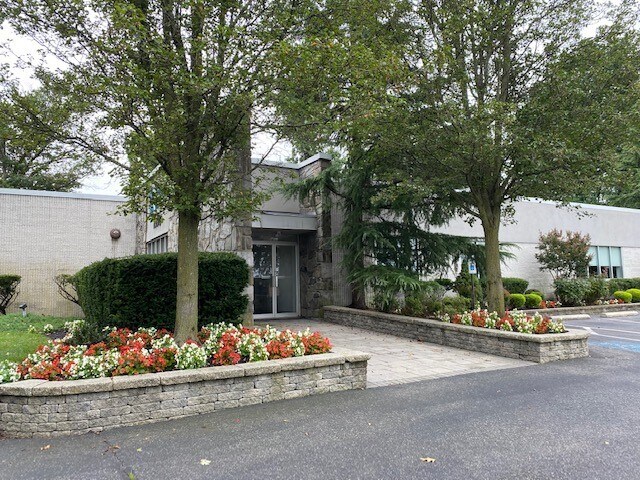 1998 Springdale Rd, Cherry Hill, NJ à louer Photo de l’immeuble– Image 1 sur 7