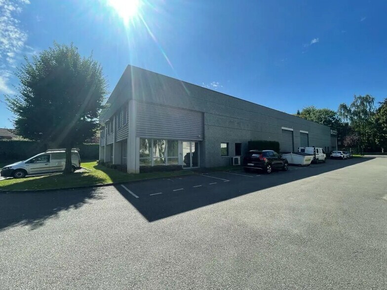 Bureau dans Mons-en-Baroeul à louer - Photo de l’immeuble – Image 1 sur 5