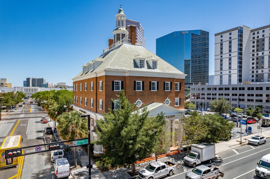 425 N Florida Ave, Tampa, FL à louer - Photo de l’immeuble – Image 1 sur 28