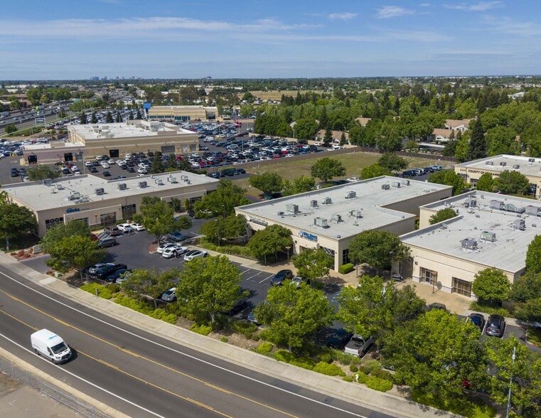 South Valley Centre portefeuille de 5 biens à vendre sur LoopNet.fr - Photo principale – Image 3 sur 5