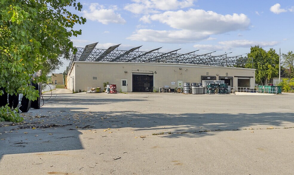 1141 King Rd, Burlington, ON à louer - Photo de l’immeuble – Image 2 sur 2
