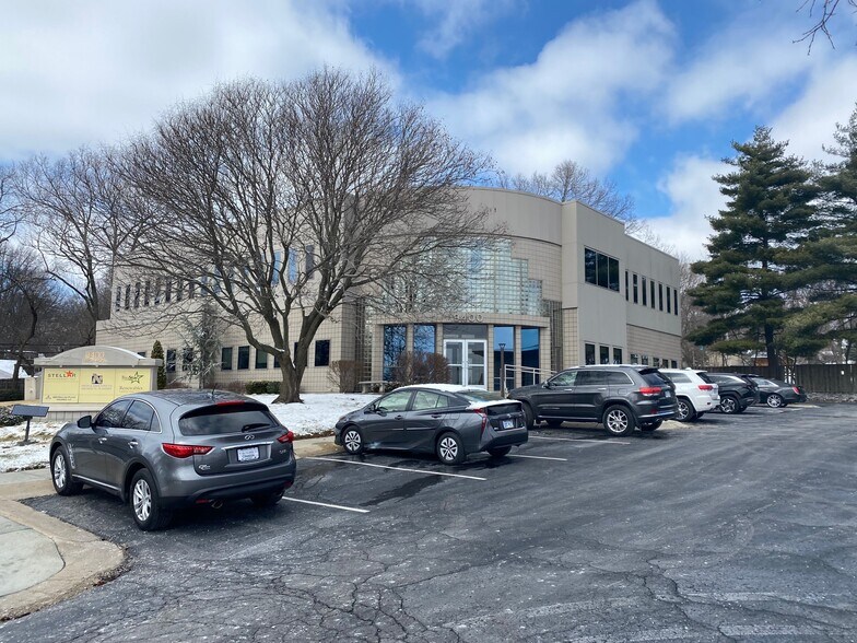9400 Reeds Rd, Overland Park, KS à louer - Photo de l’immeuble – Image 2 sur 13