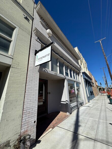 117-121 N State St, Jackson, MS à louer - Photo de l’immeuble – Image 2 sur 27
