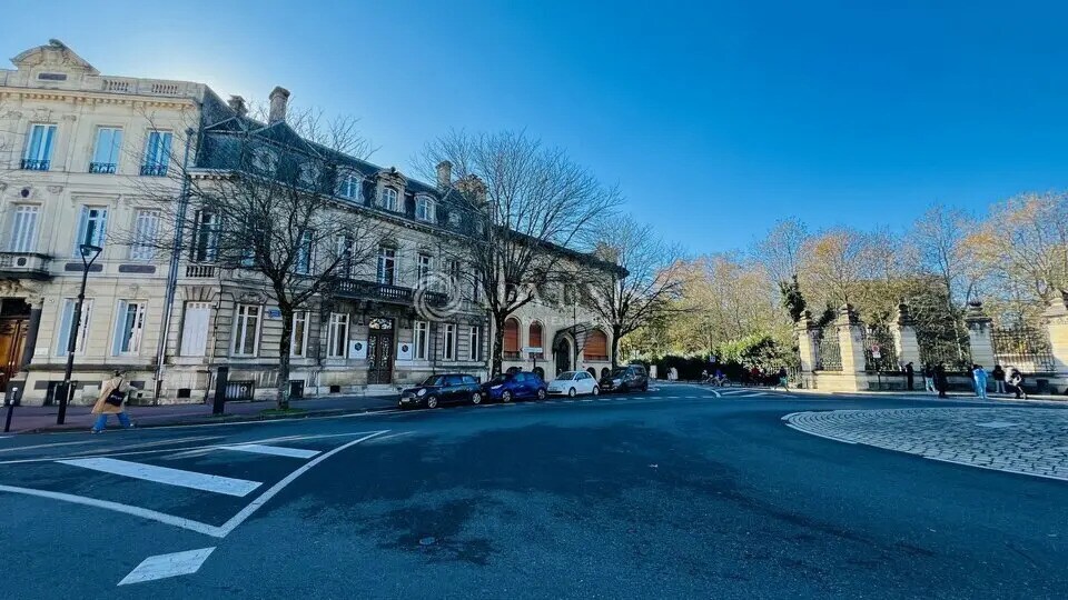 Bureau dans Bordeaux à louer Photo de l’immeuble– Image 1 sur 13