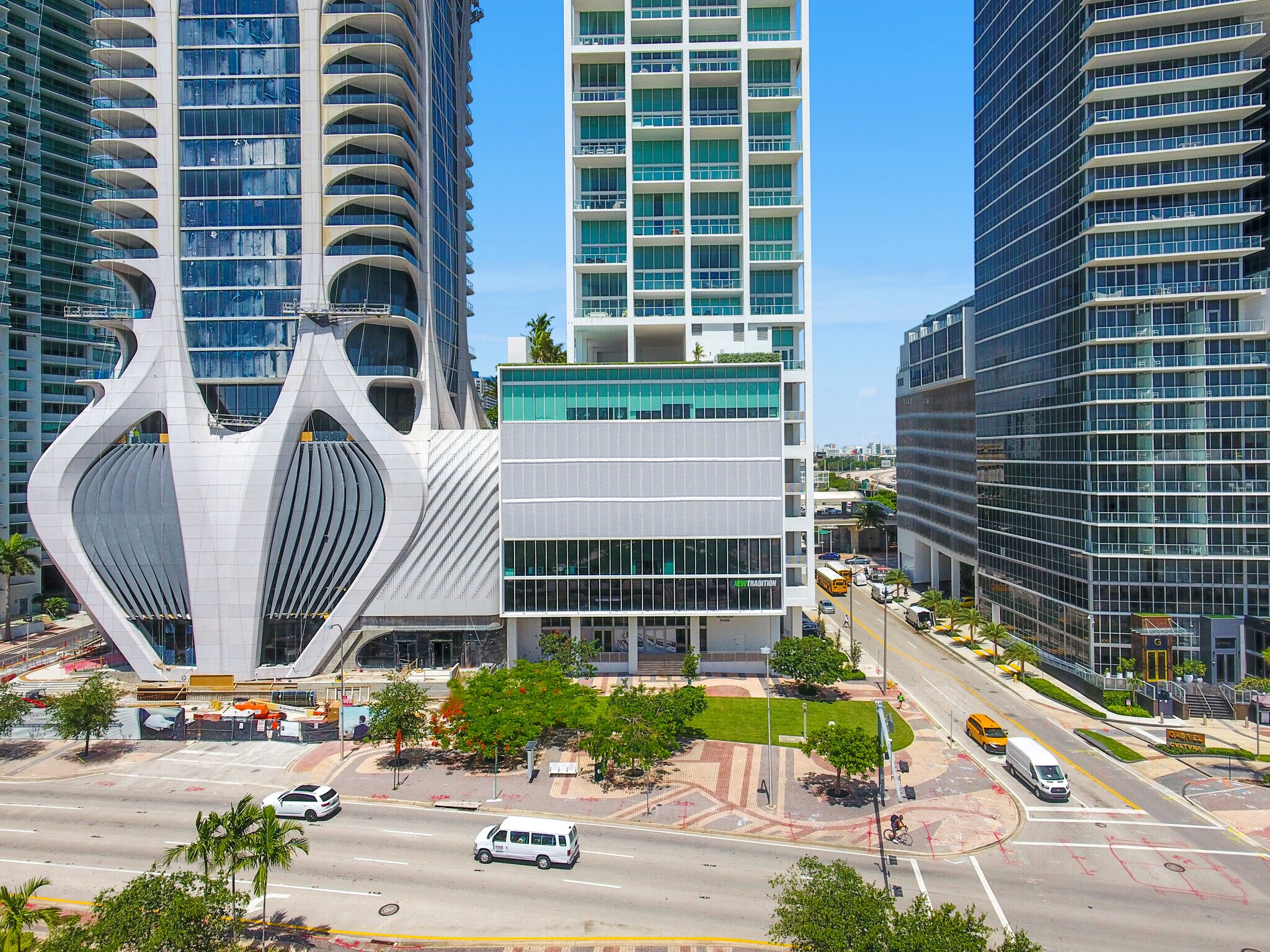 1040 Biscayne Blvd, Miami, FL à louer Photo de l’immeuble– Image 1 sur 17