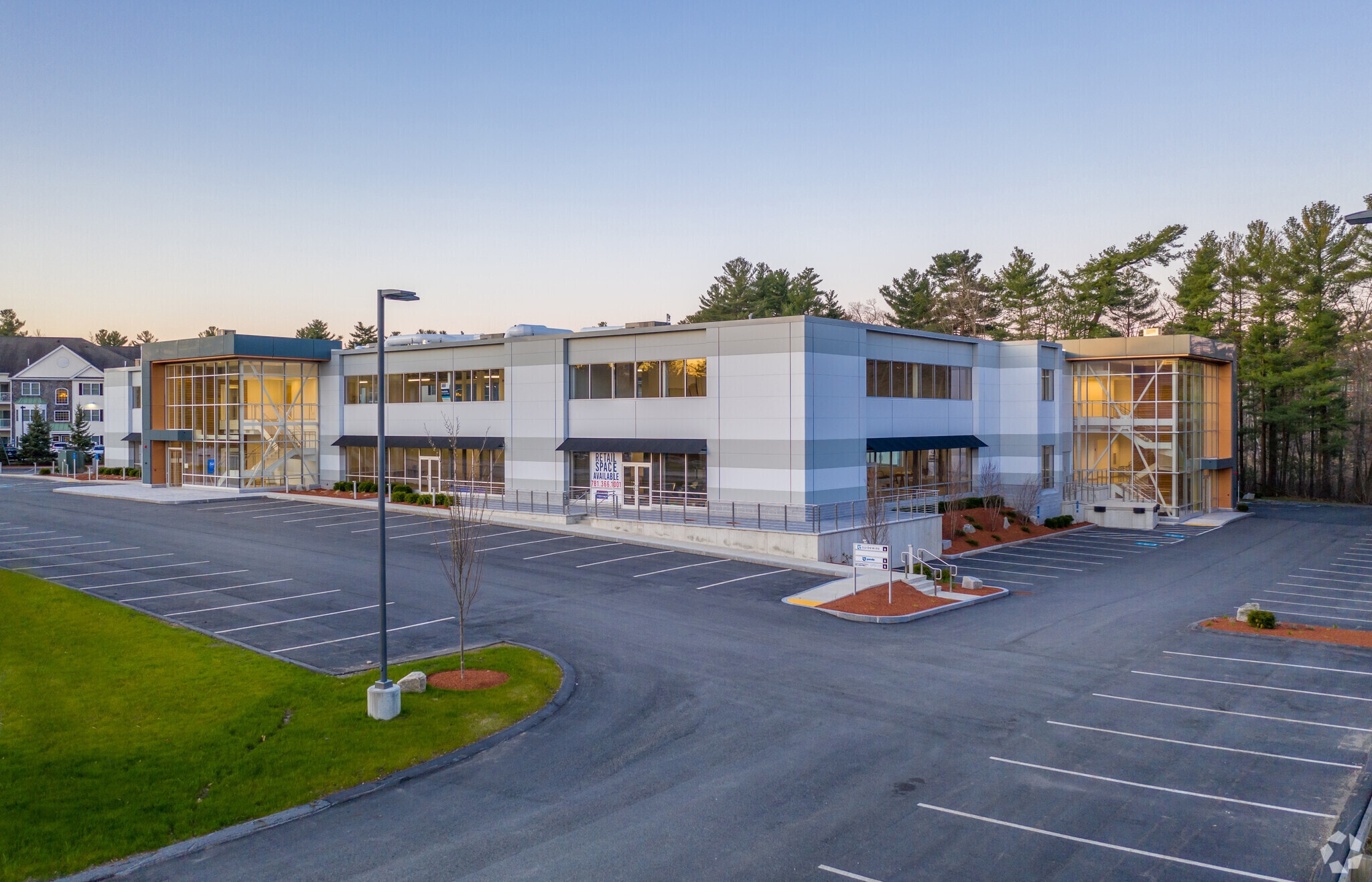 54 Middlesex Tpke, Bedford, MA à louer Photo principale– Image 1 sur 23