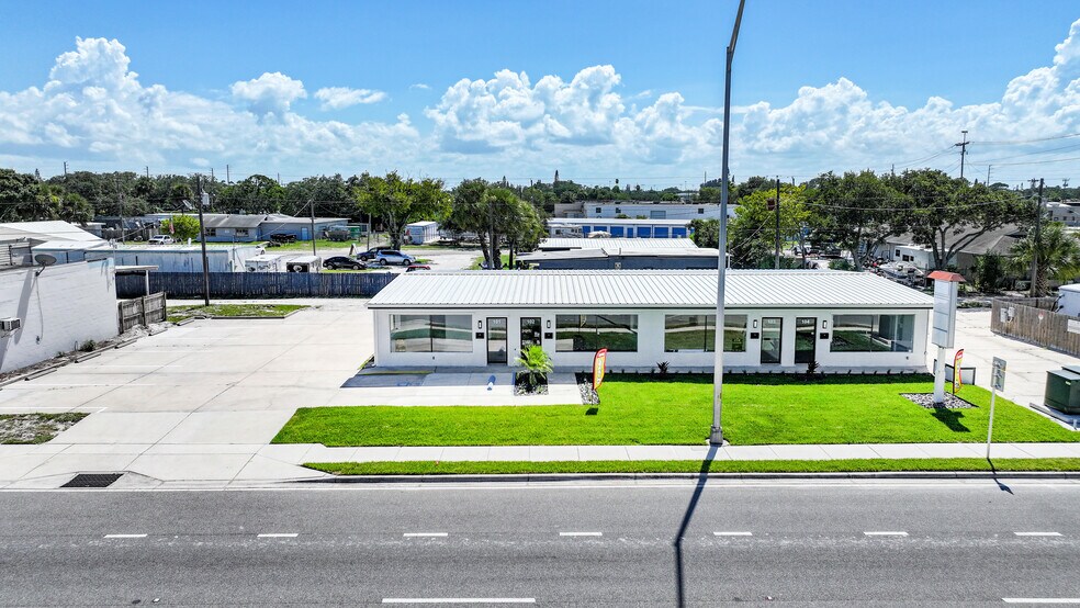 1682 N Harbor City Blvd, Melbourne, FL à vendre - Photo de l’immeuble – Image 2 sur 7